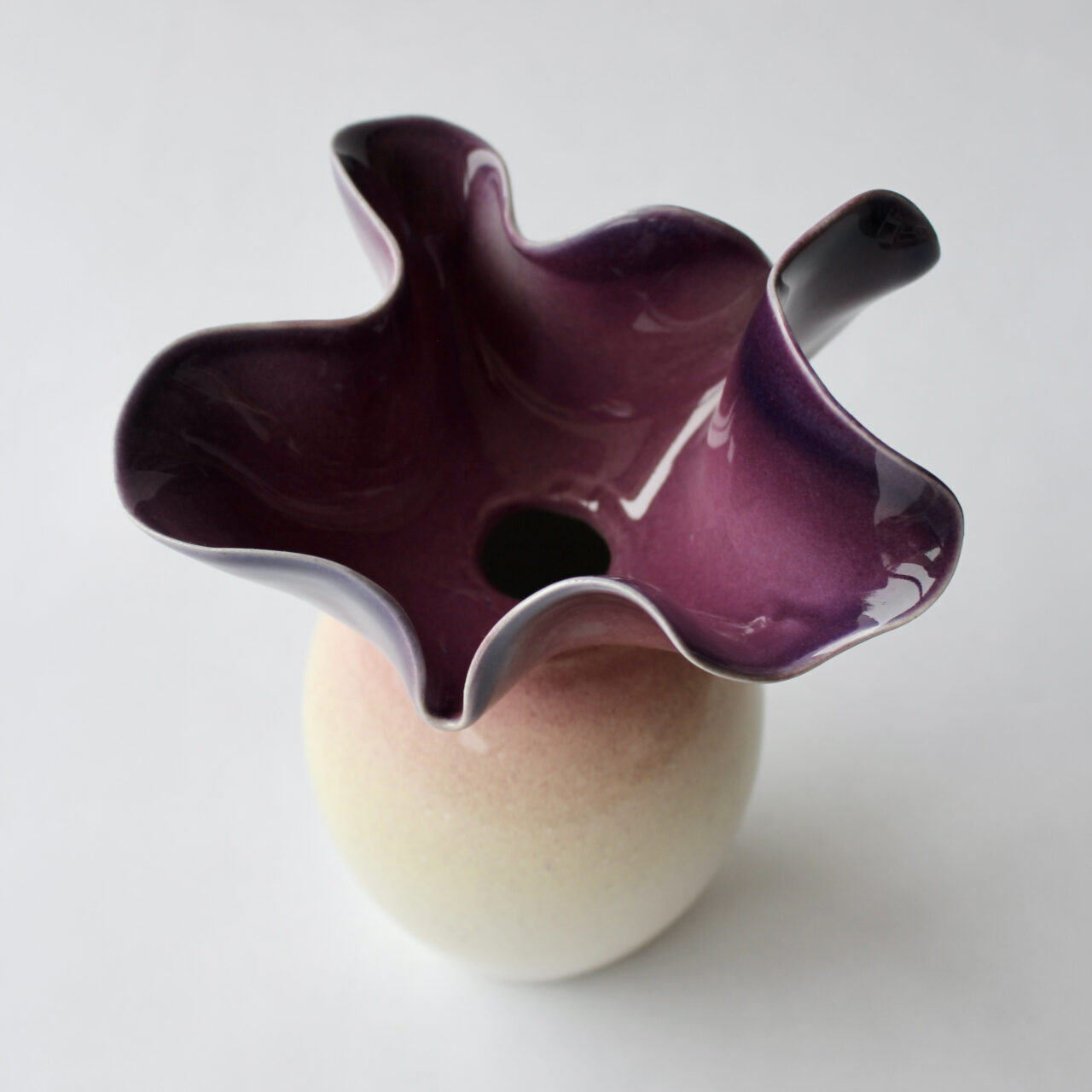 Blooming Vase-Small Magenta 1b